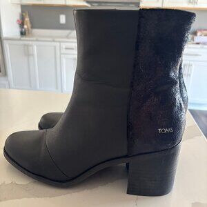 Toms Evelyn Heeled boot in size 10